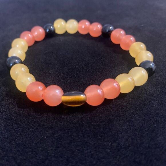 Handmade beaded stretch bracelet - Picture 2 of 4